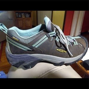 Keen targhee II waterproof hiking shoes